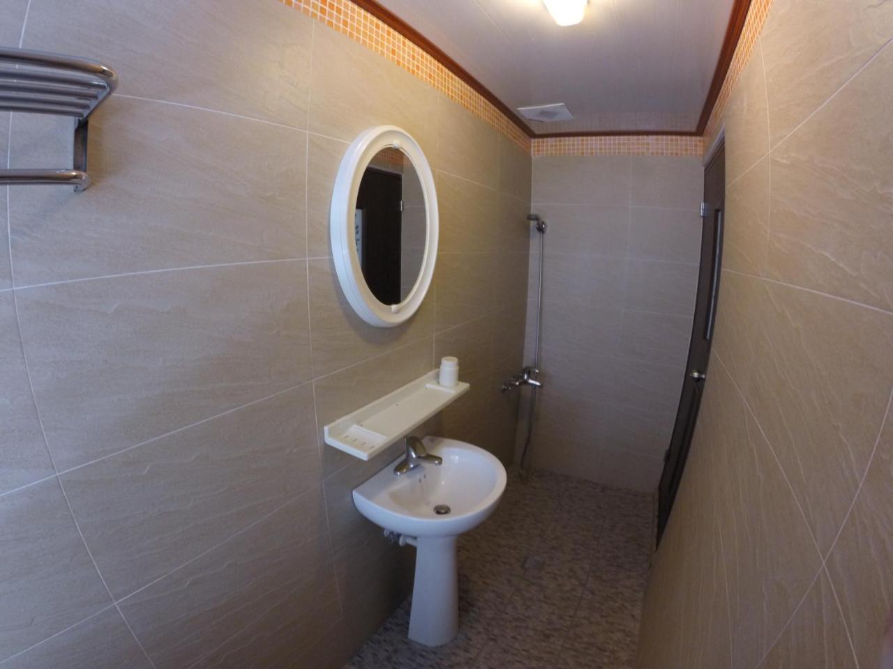 Donghe Surf Shop & Hostel Екстер'єр фото